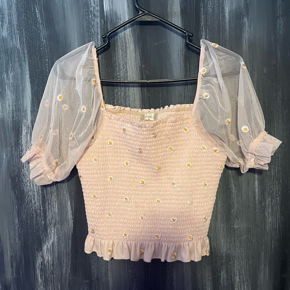 Altar'd State Blush Daisy puff sleeve crop top